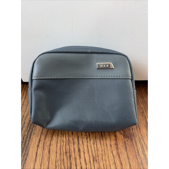 TUMI for DELTA Airlines Travel / Storage Toiletry Bag Nylon Softcase w Amenities - Picture 1 of 4